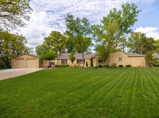 2 E Lynwood Blvd, Wichita, KS 67207