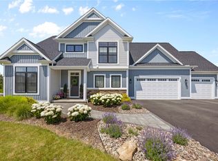 89 Copper Beech Run, Fairport, NY 14450