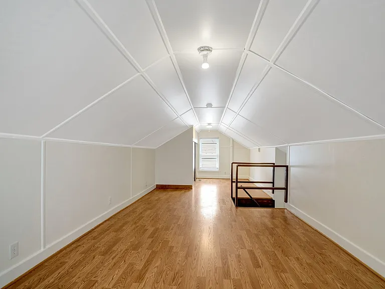 510 E Windsor Ave — Photo 5