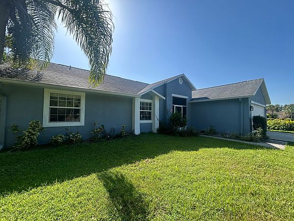 2nd image of 615 Seven Gables Cir SE