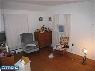 4th image of 26 Longwood Dr