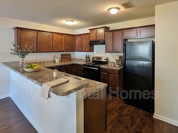 4th image of 5512 Village Pond Cir