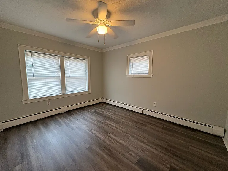 Brooklyn Manor — Photo 18
