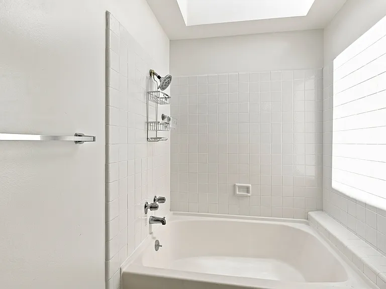 814 Balboa Ln — Photo 15