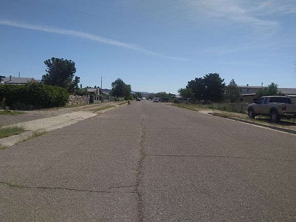 5th image of 315 Elguea Ave