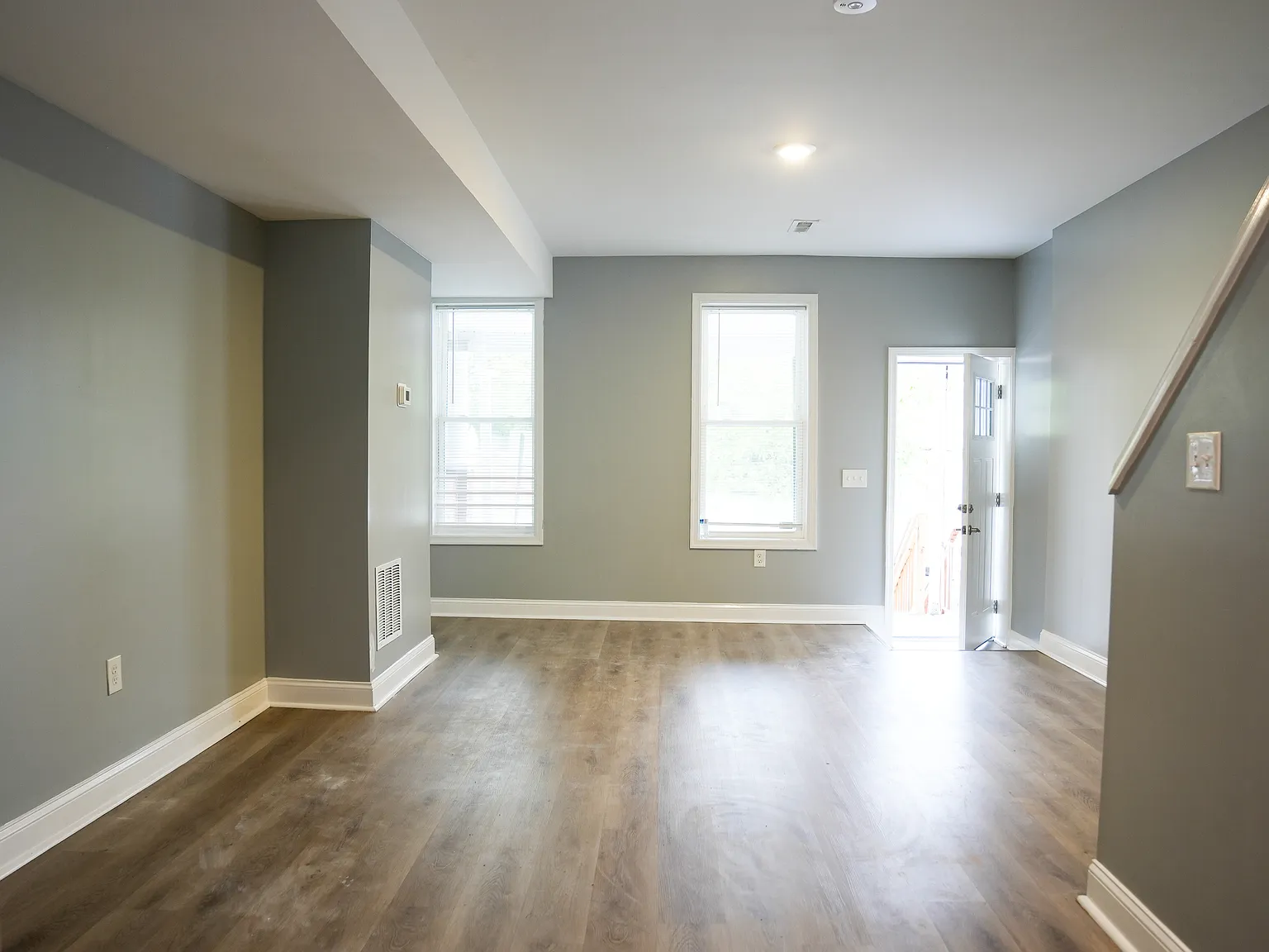 3 bed, 1.5 bath, $2,000 — Photo 3