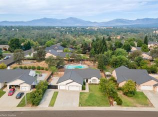 11570 Wilvern Ln, Redding, CA 96003