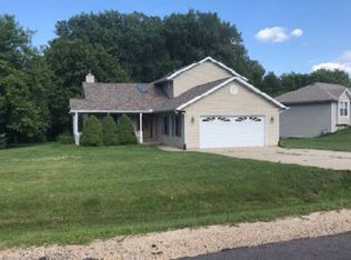 302 Talladega Dr SW, Poplar Grove, IL 61065