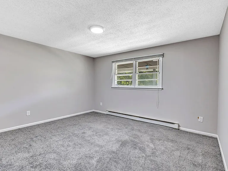258 Birchfield Dr #4 — Photo 16