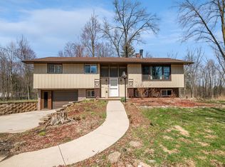 2270 School Ln, Green Bay, WI 54313