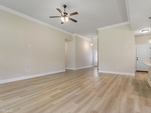 5th image of 3766 Hamilton Dr