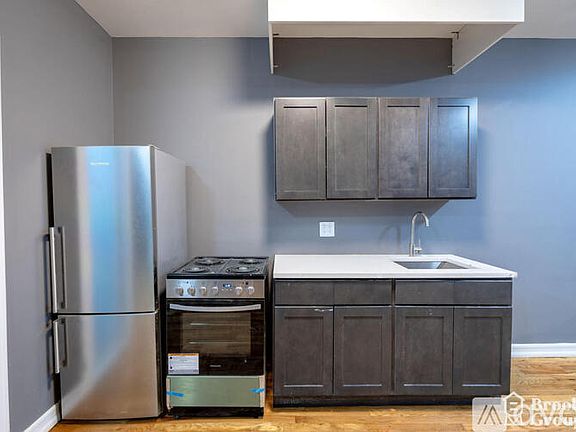 2nd image of 1326 Chisholm St #1