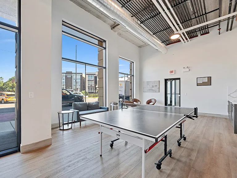 2813 W Belmont Ave #311 — Photo 18
