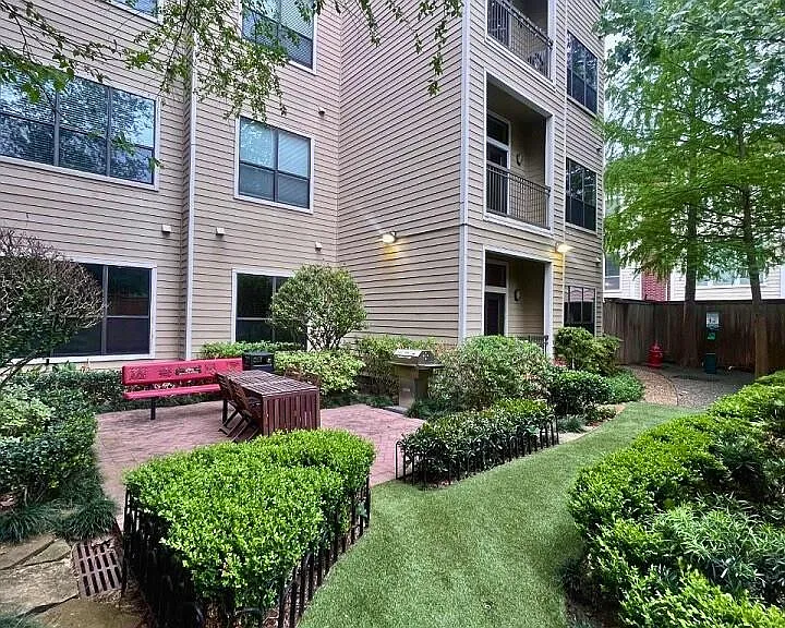 2700 Brazos St #4308 — Photo 17