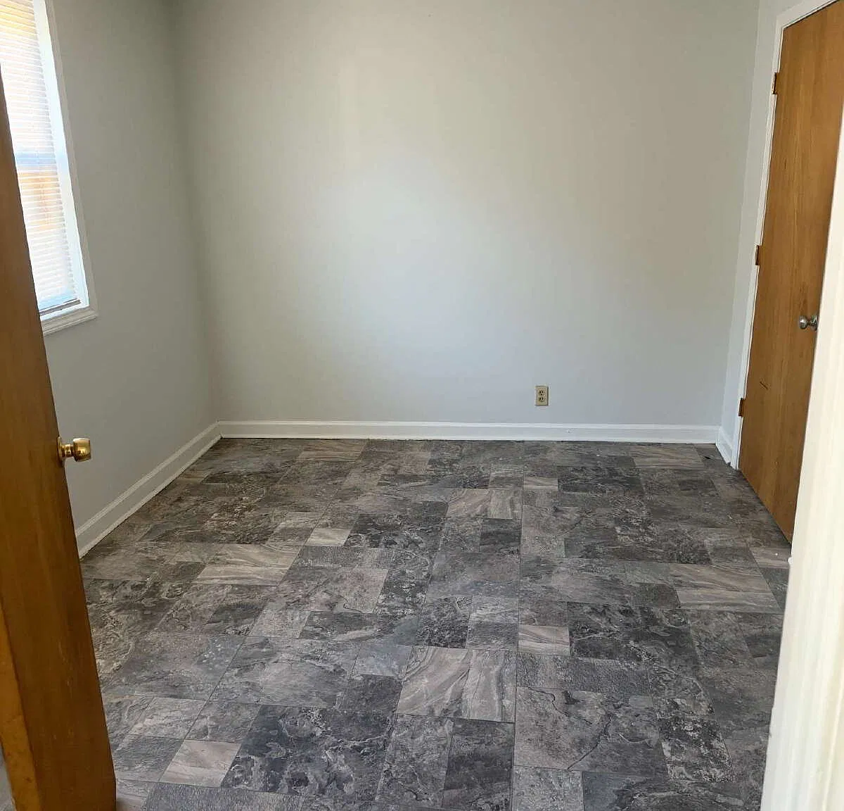 2 bed, 1.0 bath, $780 — Photo 4