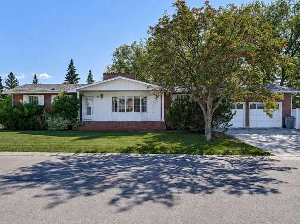 10023 N 86th Ave, Grande Prairie, AB T8V 3K2