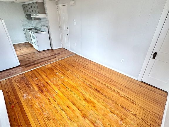 3rd image of 961 Main St #2-2NDFL