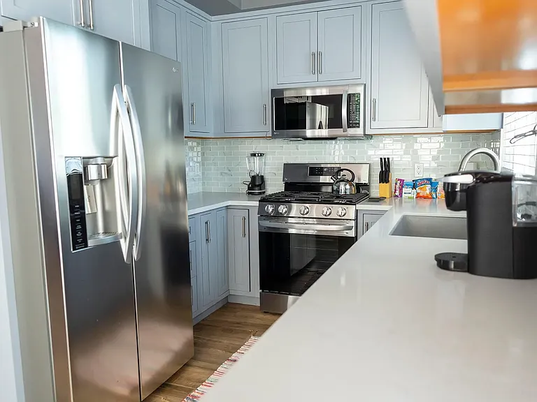 6215 Carpenter Ave — Photo 10