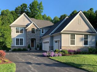 17510 Forest Ridge Lndg, Chagrin Falls, OH 44023