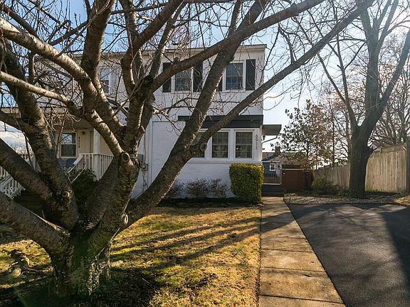 2nd image of 6911 Westhampton Dr