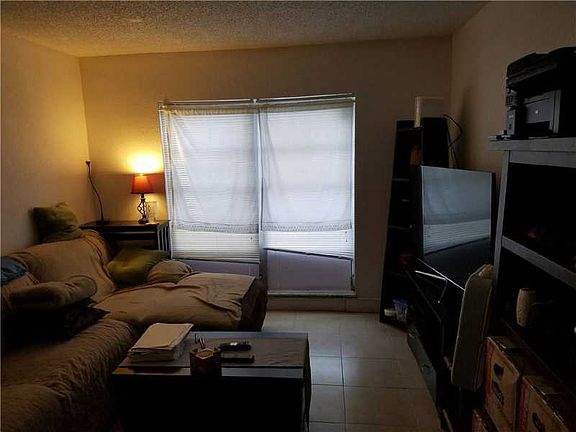 5th image of 4537 Treehouse Ln #C
