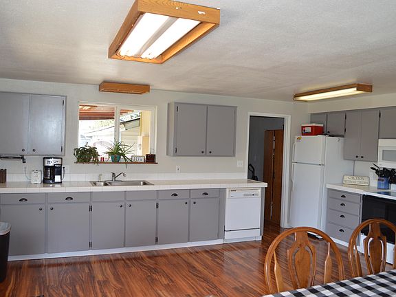 2nd image of 5274 NE Lark Ln