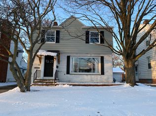 9542 Snow Rd, Parma, OH 44130