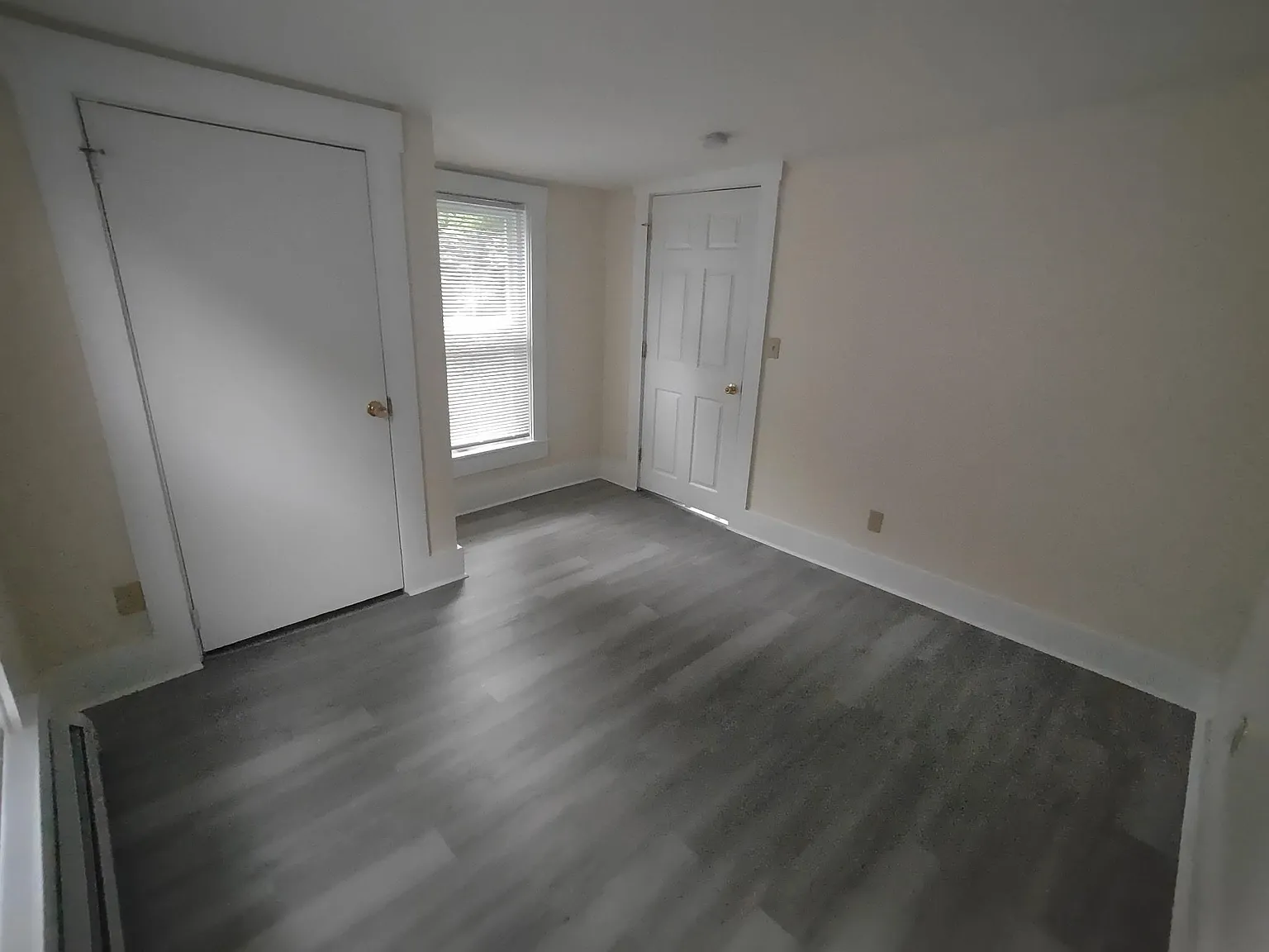 2 bed, 1.0 bath, 13862 sqft, $1,725 — Photo 4