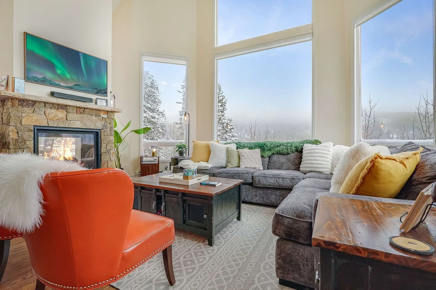5 bed, 4.0 bath, 3433 sqft, $7,970 — Photo 1