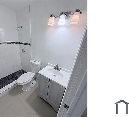 5th image of 759 NE 126th St APT 4