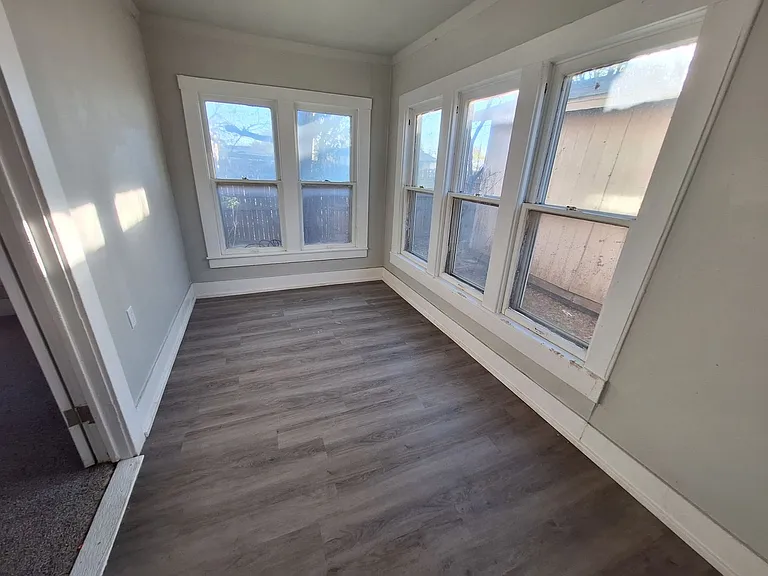 1026 Jeanette St — Photo 8