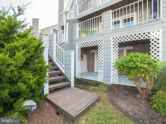 4th image of 8347 Bay Crest Ct