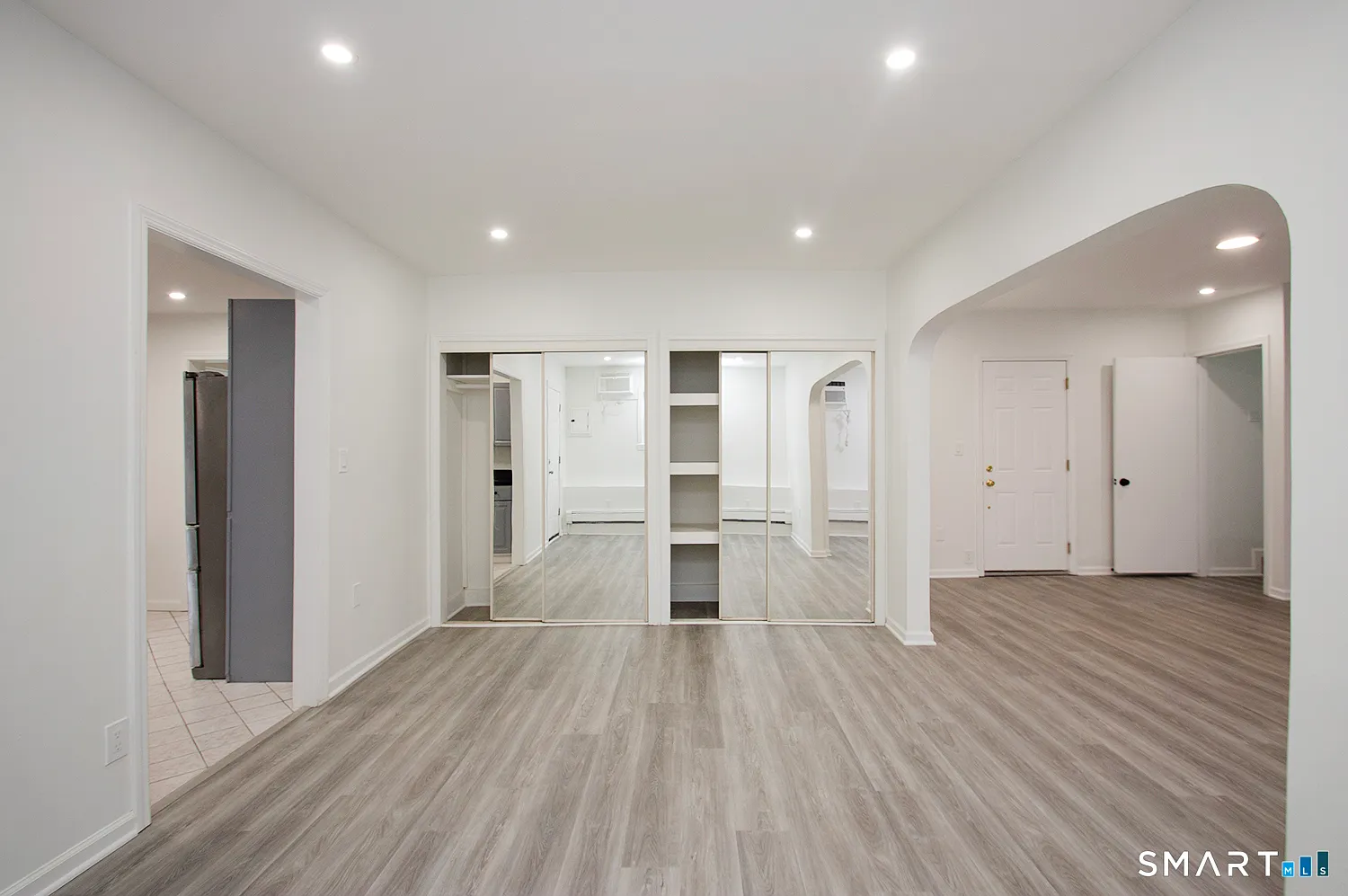 4 bed, 2.0 bath, 1700 sqft, $3,200 — Photo 3
