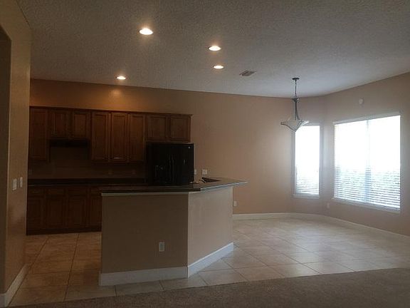 3rd image of 1384 Eagle Crossing Dr