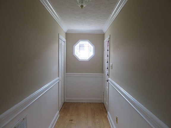 Entry hallway empty