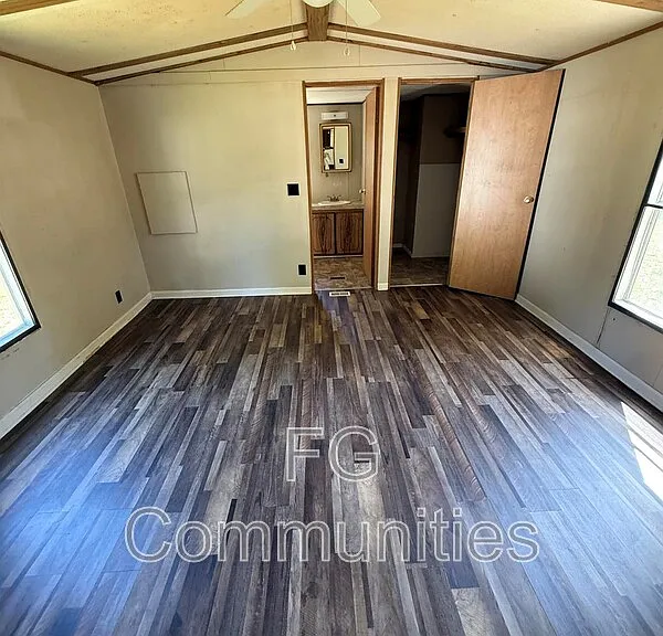 3608 Shady Acres Ln #13 — Photo 4