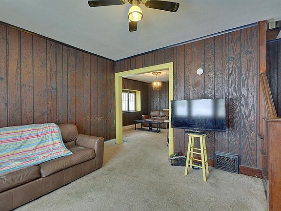 3rd image of 1035 White Ave NW