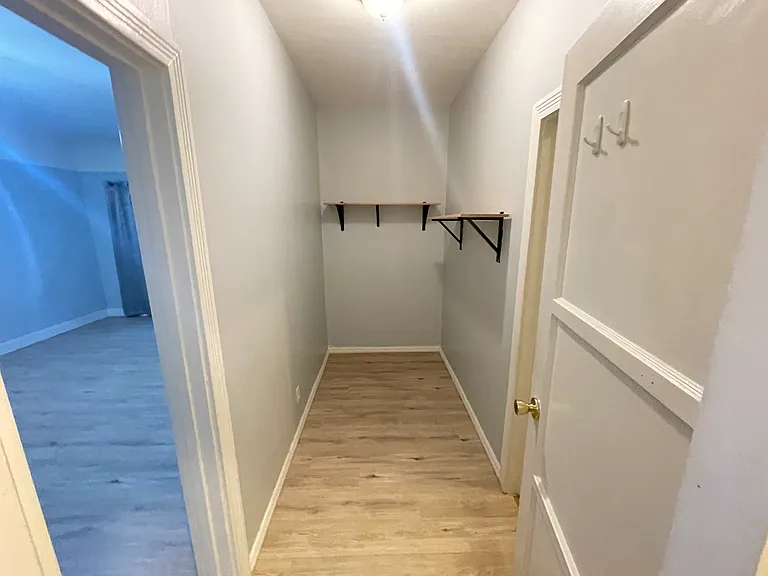 Walking Closet