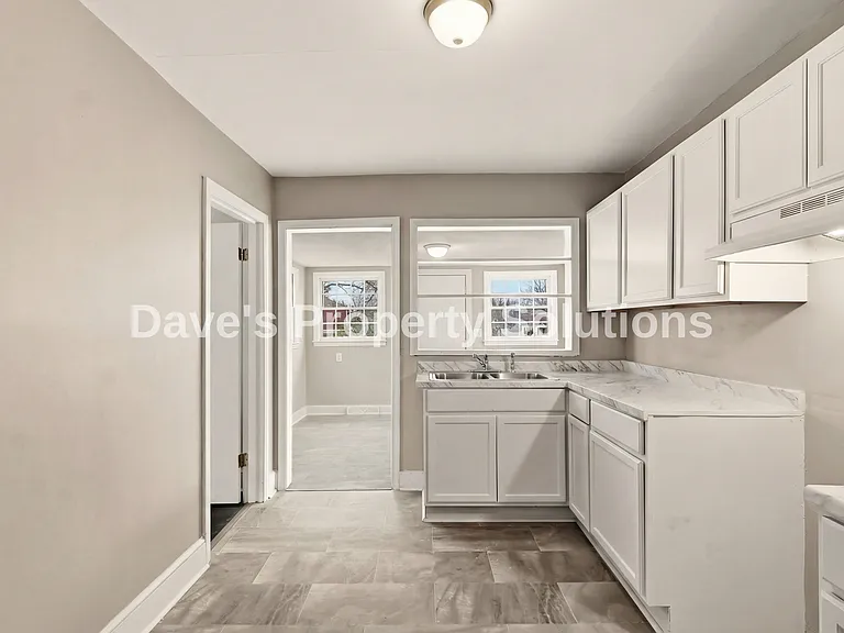 829 W Terrell St — Photo 3