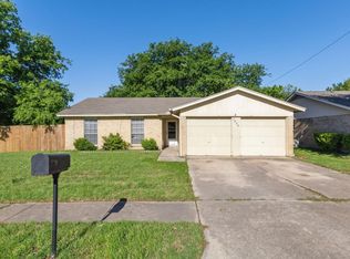 6121 Stardust Dr S, Watauga, TX 76148