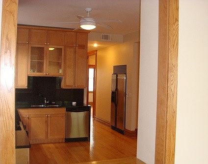 3rd image of 833 N Rockwell St
