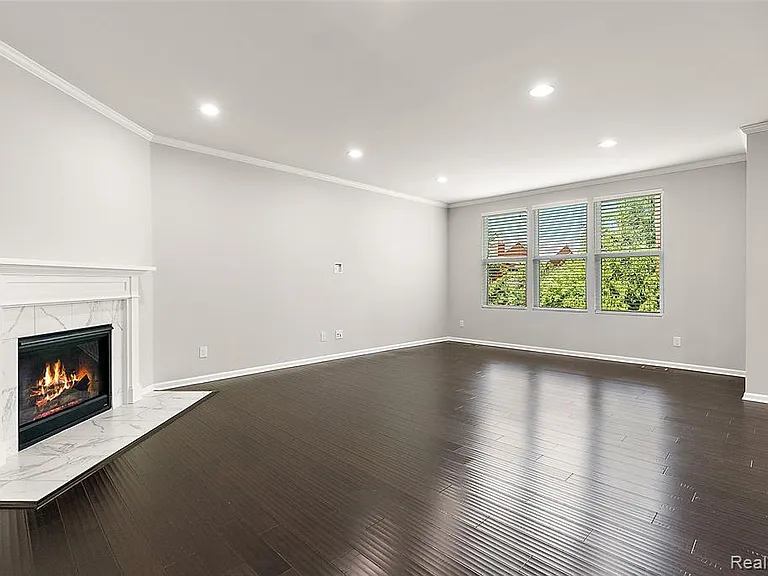 31065 Tremont Ln — Photo 9