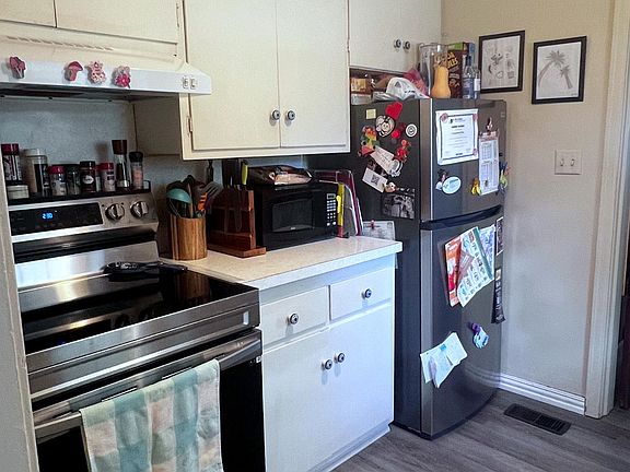 5th image of 1309 Seneca Ave