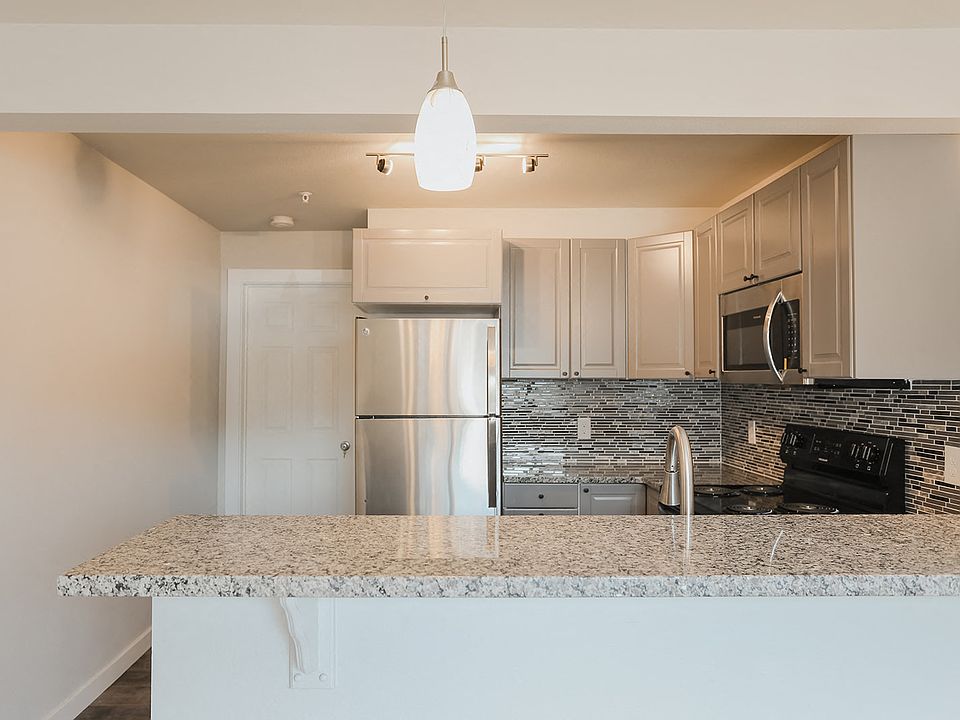 795 30th St Kitchen