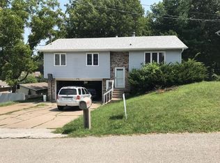 1419 Buell St, Muscatine, IA 52761