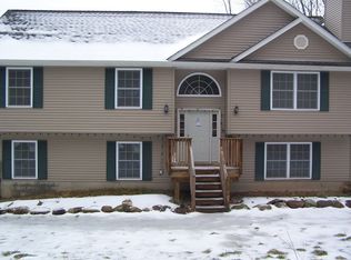 381 Oakland Valley Rd, Cuddebackville, NY 12729