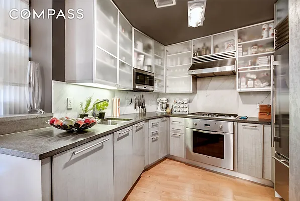 Rented by Compass | media 24