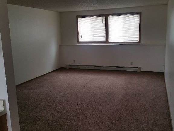 3rd image of 151 Miller St NE #D-17