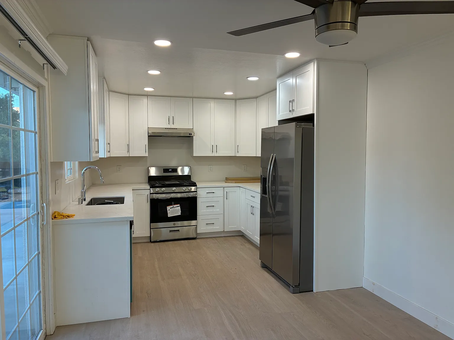 3 bed, 1000 sqft, $3,450 — Photo 3