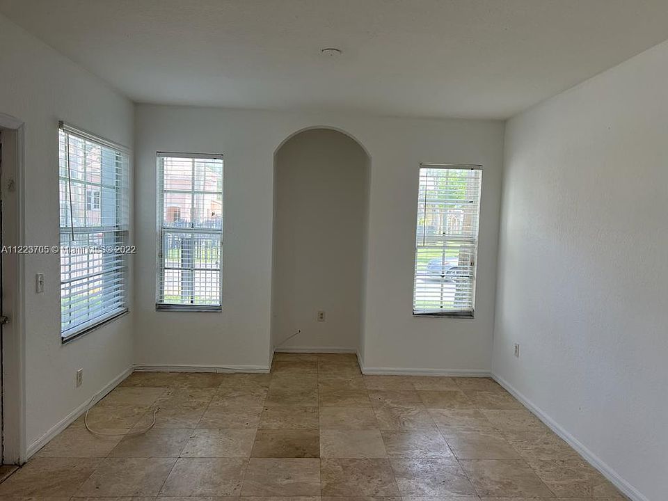 1st image of 107 Belmont Ln